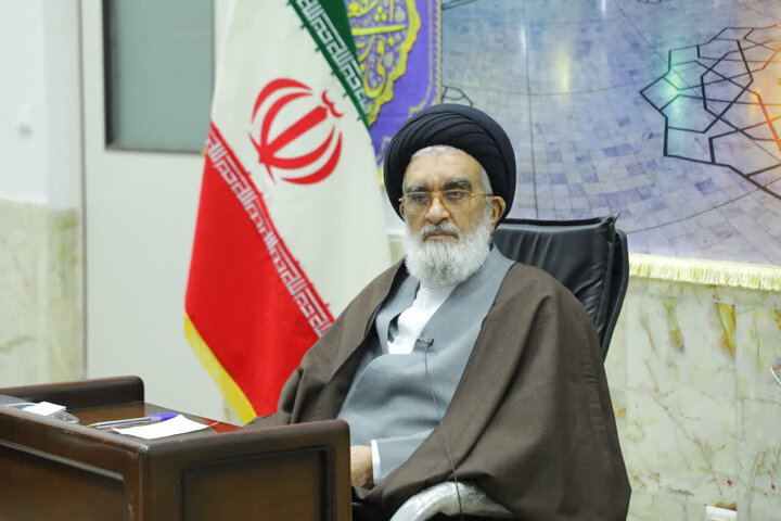 امت اسلامی، زیاده‌گویان و زیاده‌خواهان را سر جایشان خواهند نشاند