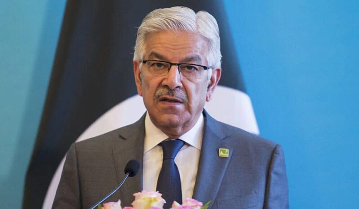 Pakistani Defense Minister Voices Strong Support for Iran