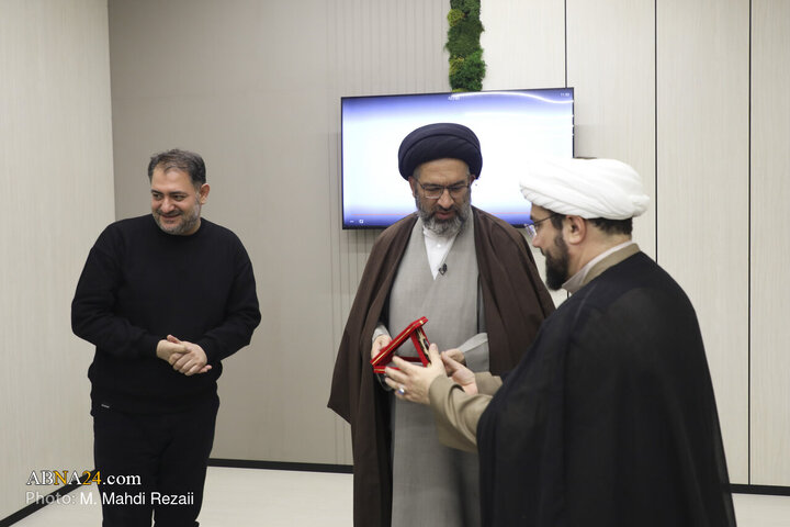 Photos: Deputy of Cultural Affairs, group of media managers of Hazrat Masoumeh Shrine visit ABNA News Agency