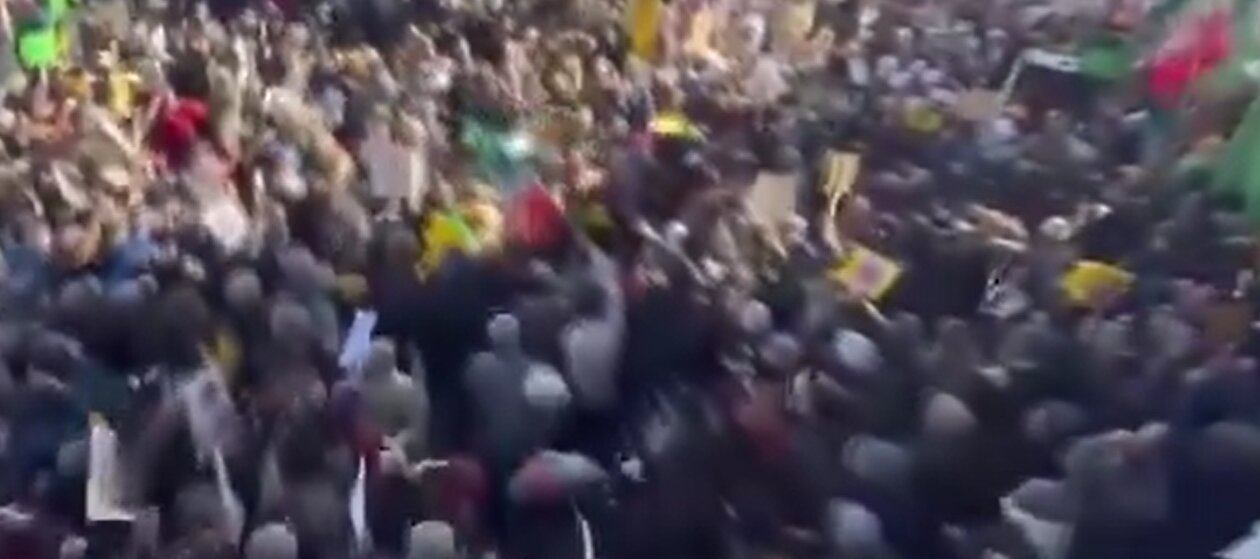 ویدیو | تظاهرات گستردۀ مردم هند در تجدید میثاق با رهبر معظم انقلاب