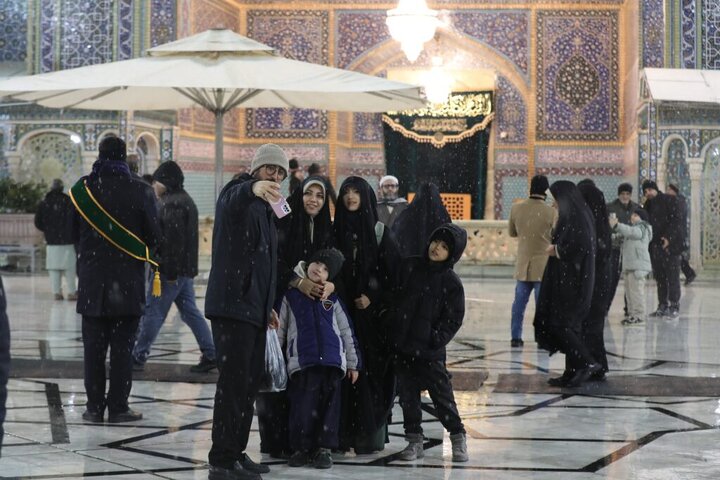 Photos: Snowy atmosphere of Fatima Masoumeh shrine on eve of Hazrat Abbas birth anniversary