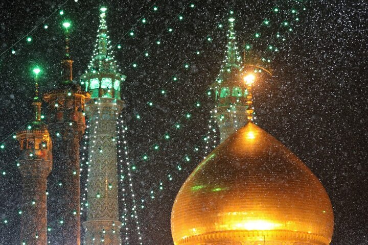 Photos: Snowy atmosphere of Fatima Masoumeh shrine on eve of Hazrat Abbas birth anniversary