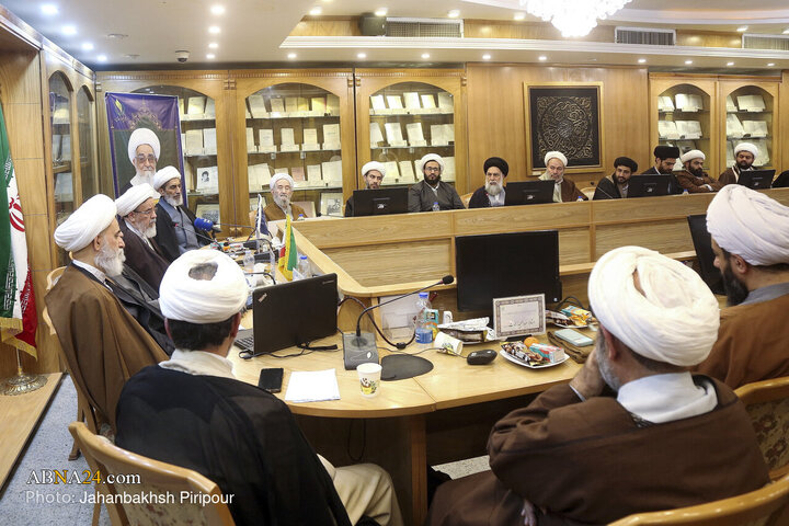 Photos: Commemoration Ceremony of Theological Thoughts of Ayatollah Safi Golpaygani Held in Qom