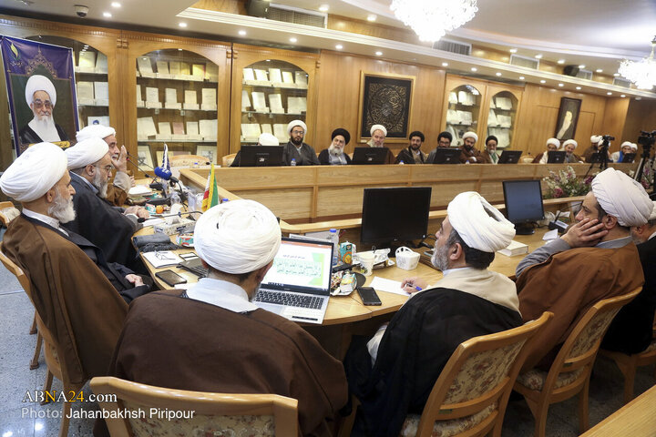 Photos: Commemoration Ceremony of Theological Thoughts of Ayatollah Safi Golpaygani Held in Qom