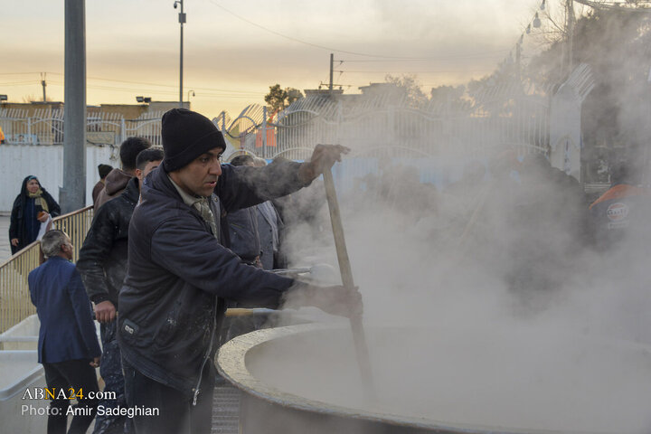 Photos: Cooking 20 tons of Samano in Imamzadeh Sayyed Alaeddin Shiraz