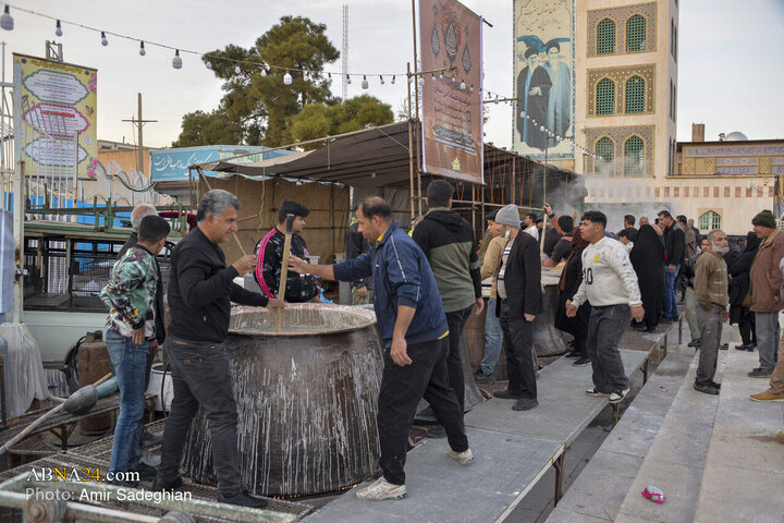 Photos: Cooking 20 tons of Samano in Imamzadeh Sayyed Alaeddin Shiraz