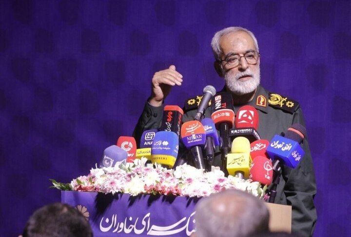   منافقین پای ثابت فتنه‌ها هستند