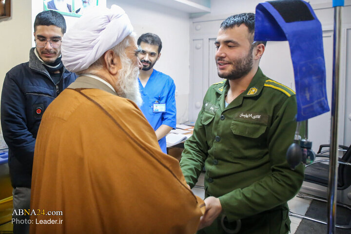 Photos: Supreme Leader’s representatives visit Iranian veterans’ homes