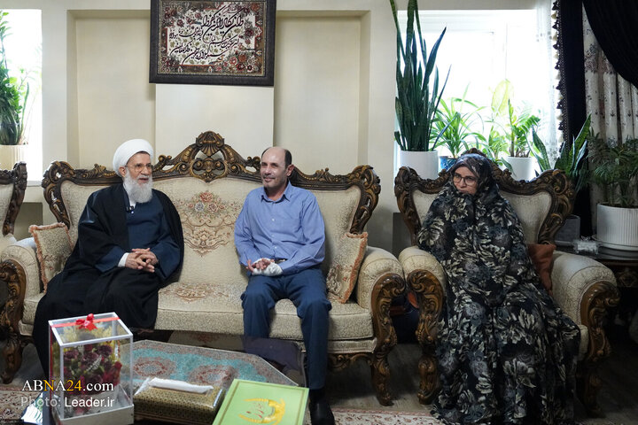 Photos: Supreme Leader’s representatives visit Iranian veterans’ homes