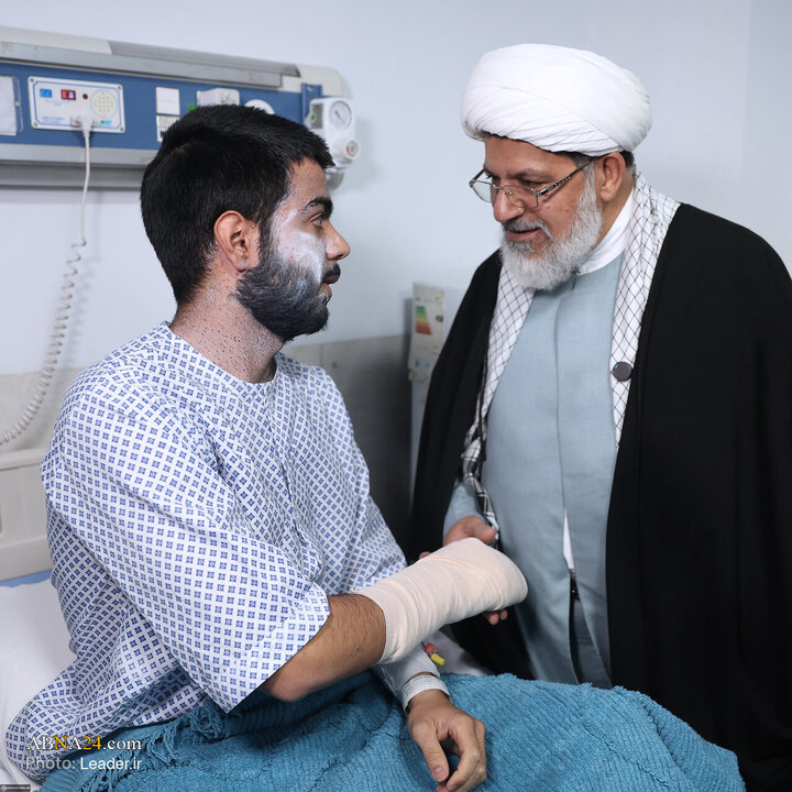 Photos: Supreme Leader’s representatives visit Iranian veterans’ homes