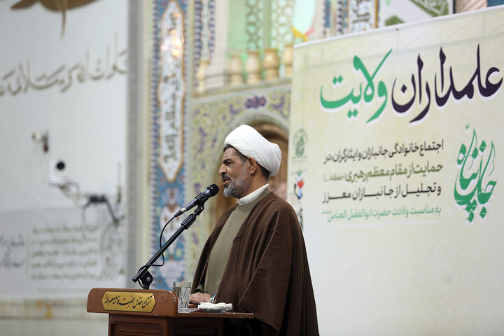 Photos: Honoring veterans of Qom province at Hazrat Masoumeh shrine