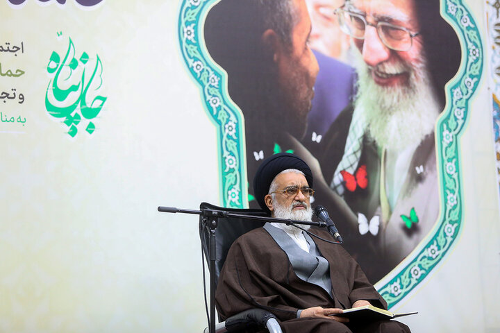 Photos: Honoring veterans of Qom province at Hazrat Masoumeh shrine