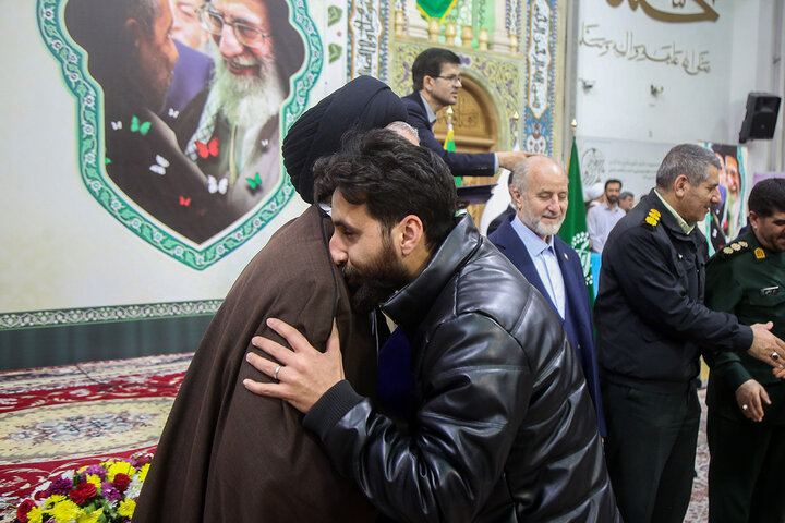 Photos: Honoring veterans of Qom province at Hazrat Masoumeh shrine