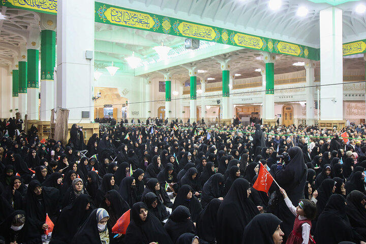 Photos: Honoring veterans of Qom province at Hazrat Masoumeh shrine