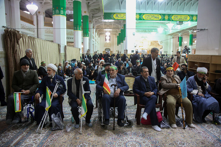 Photos: Honoring veterans of Qom province at Hazrat Masoumeh shrine
