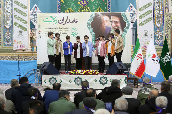 Photos: Honoring veterans of Qom province at Hazrat Masoumeh shrine