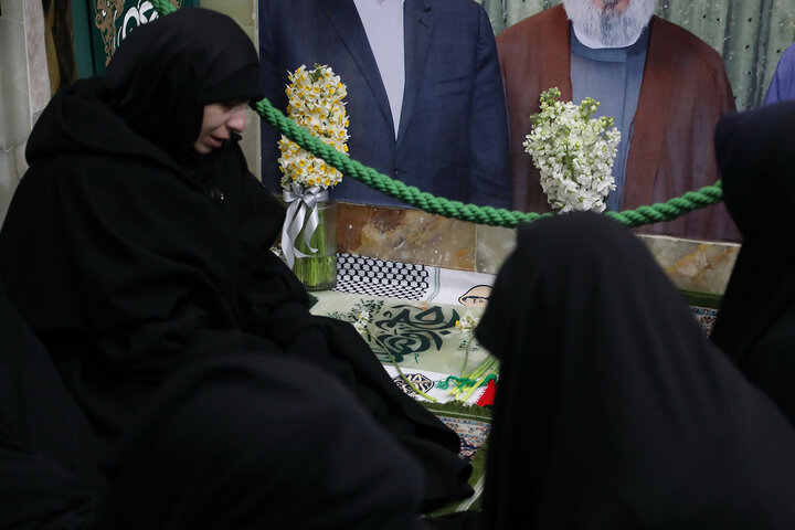 Photos: Unveiling of Martyr Izadi’s Tombstone at Hazrat Masoumeh Holy Shrine