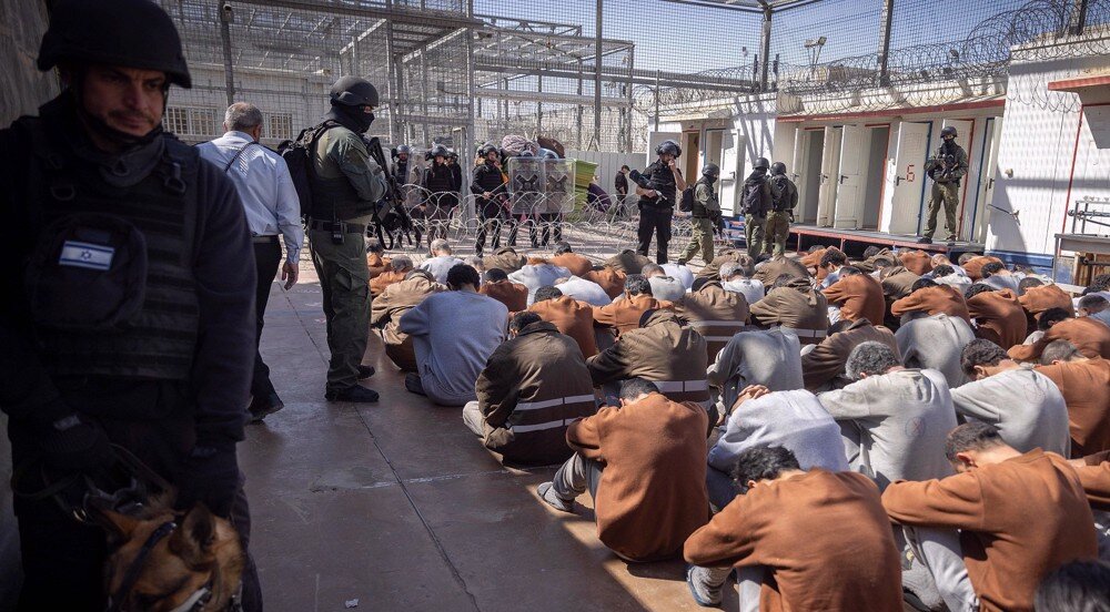 Palestinian prisoners rights group: 2,000 Gaza abductees in Israeli prisons enduring torture, abuse despite ceasefire