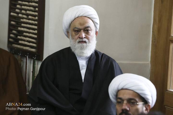 Photos: Gathering of Seminary Students in Isfahan Condemning Insults to Qur’an, Islamic Sanctities