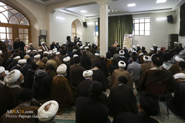 Photos: Gathering of Seminary Students in Isfahan Condemning Insults to Qur’an, Islamic Sanctities