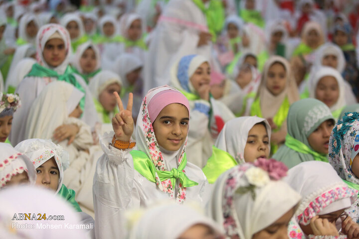 مراسم جشن تکلیف دو هزار دختر ۹ ساله در حرم حضرت فاطمه معصومه(س)