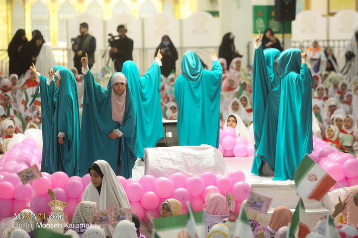 مراسم جشن تکلیف دو هزار دختر ۹ ساله در حرم حضرت فاطمه معصومه(س)