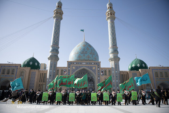 آئین جاروکشی خادمان مسجد مقدس جمکران