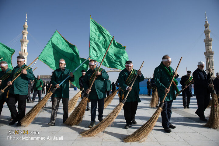 Photos: Sweeping Ceremony of Servants of Jamkaran Mosque