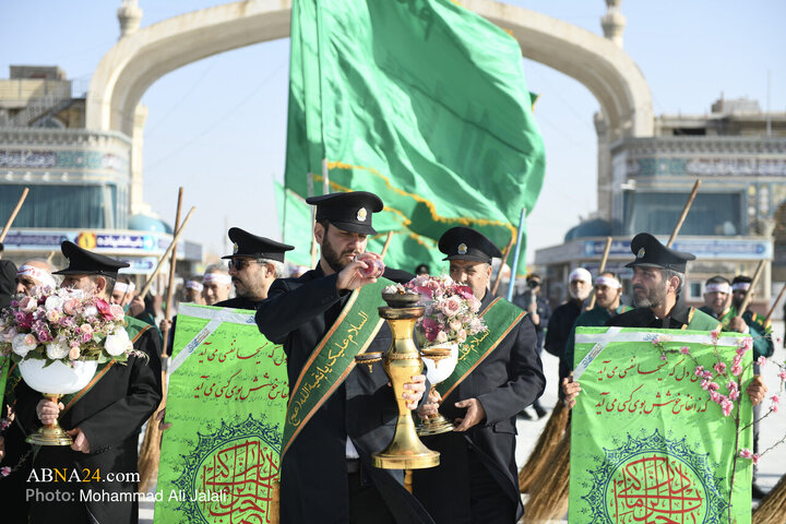 در آستانه میلاد با سعادت منجی عالم بشریت حضرت مهدی(عج)، آیین جاروکشی صحن و سرای آستان مقدس مسجد جمکران جمعه (۱۰ بهمن ۱۴۰۴) با حضور خادمان این آستان برگزار شد.