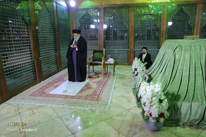 حضور رهبر معظم انقلاب در مرقد بنیانگذار جمهوری اسلامی ایران