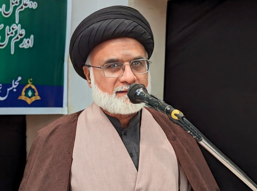 رئیس مجلس علمای مکتب اهل‌بیت(ع) پاکستان: با تمام وجود در کنار مقام معظم رهبری ایستاده‌ایم