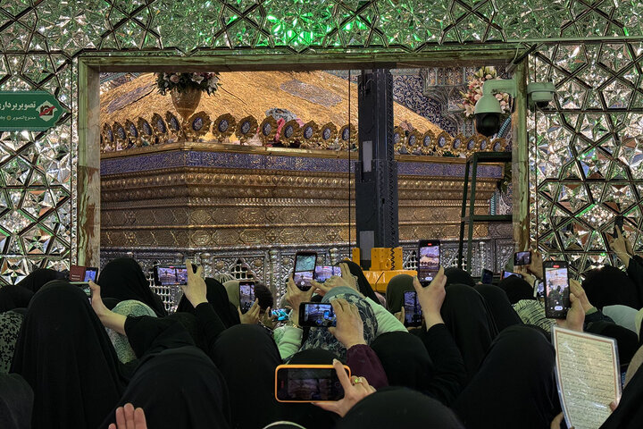 Photos: Hazrat Masoumeh shrine adorned with flowers on eve of Mid‑Sha’ban