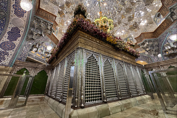 Photos: Hazrat Masoumeh shrine adorned with flowers on eve of Mid‑Sha’ban