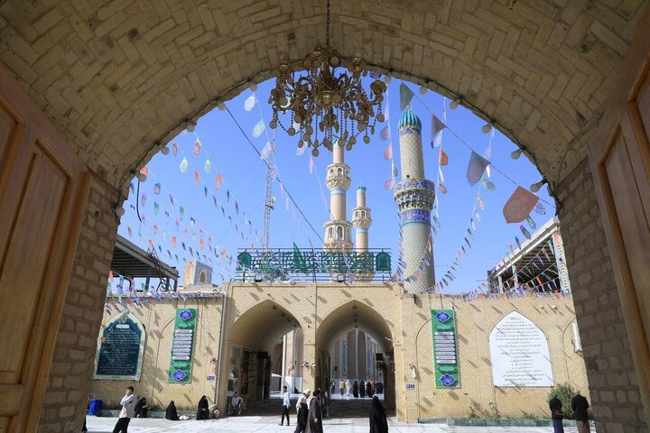 تصاویر | آذین‌بندی مسجد مبارک »سهله« در آستانه نیمه‌شعبان