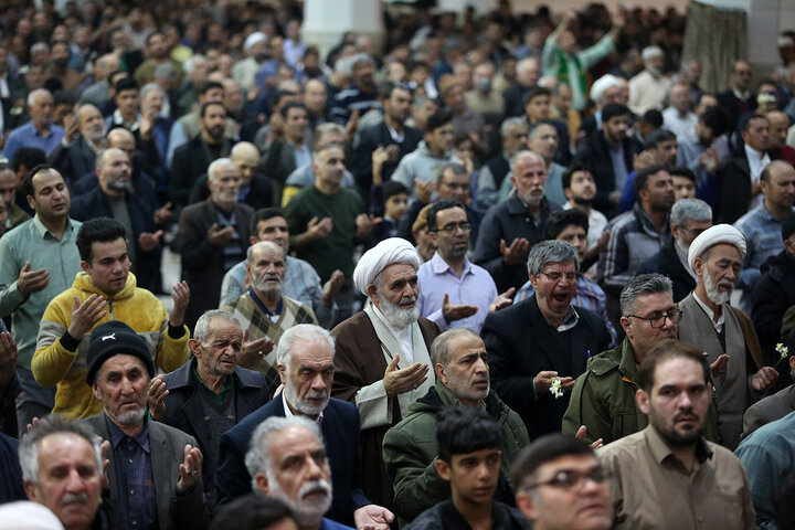 دستانی که از خدا فقط فرج امام زمان(عج) را طلب کردند