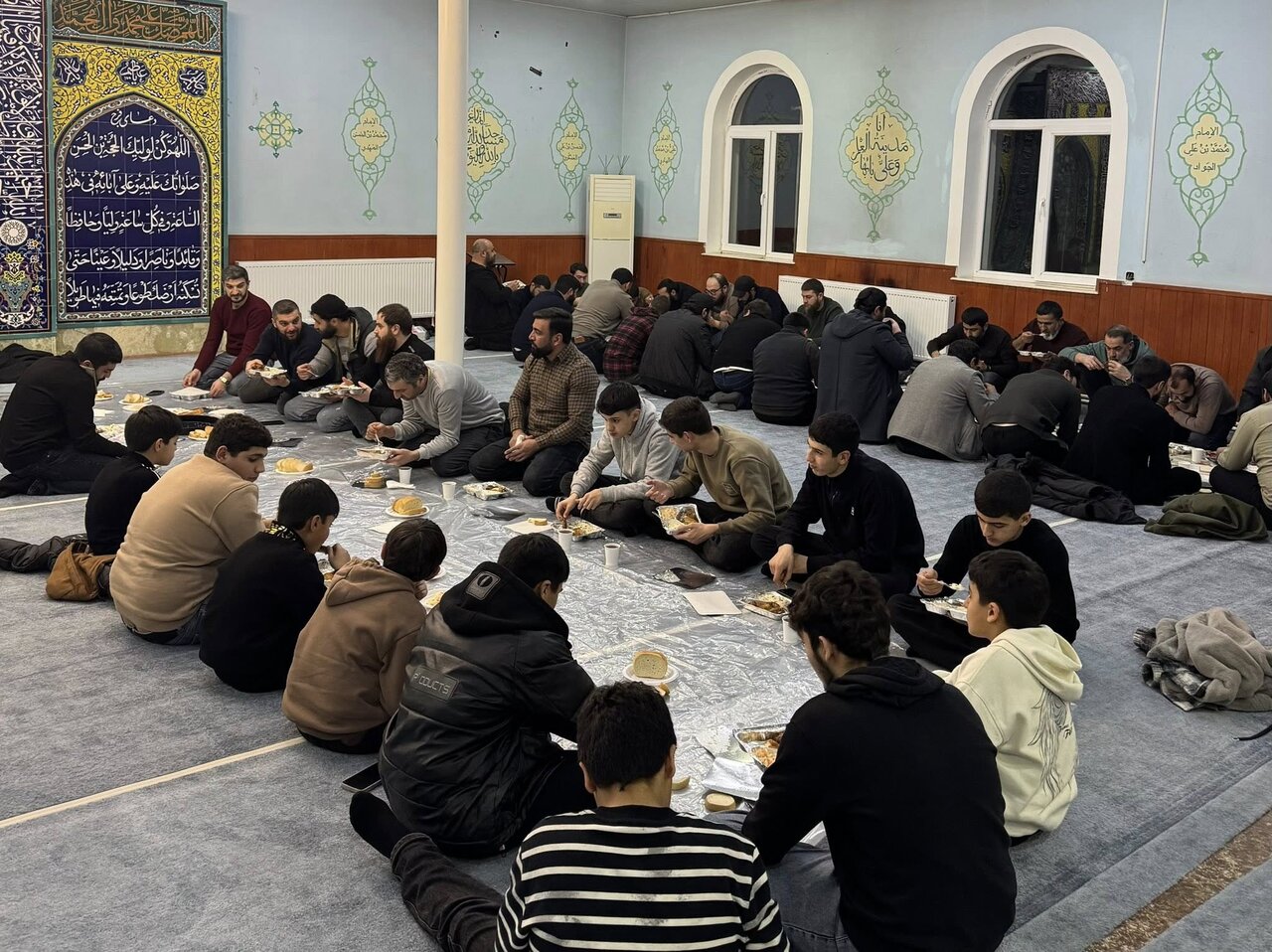 تصاویر | گرجستان؛ آیین بزرگداشت میلاد امام زمان (عج) در مسجد امام حسین(ع) برگزار شد