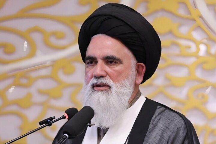 مقاومت در برابر ظلم، تنها راه نجات امت اسلامی است