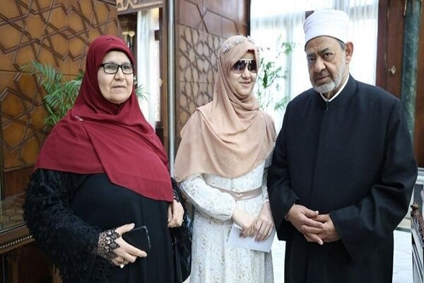 Al-Azhar Chief Praises Egyptian Visually-Impaired Quran Memorizer