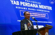 Malaysian Prime Minister Warns of Rising Racism and Islamophobia in the West