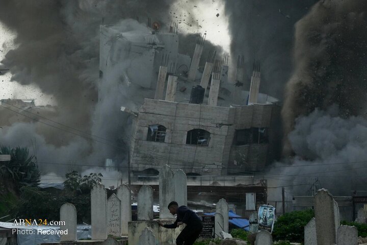 Photos: Israeli Airstrike Near Cemetery in Gaza City
