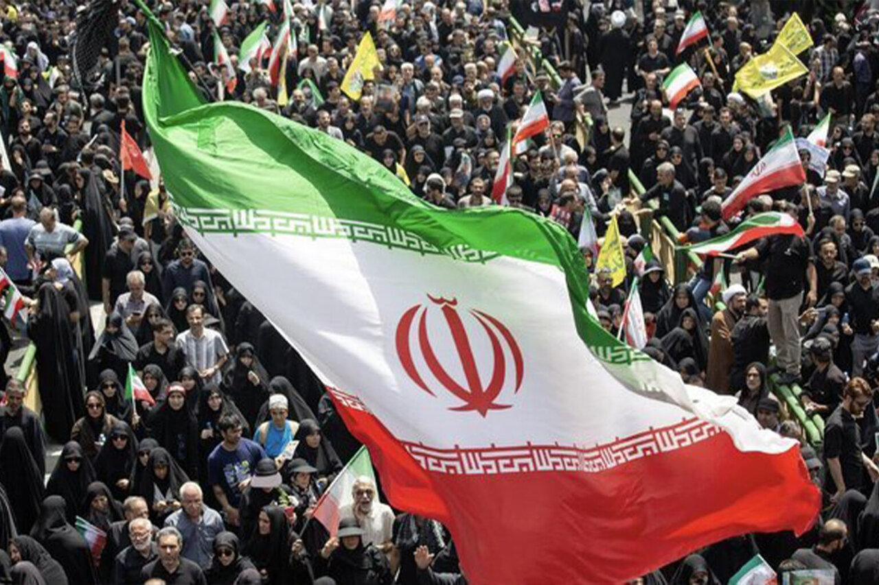 خدمت صادقانه به ملت شریف ایران مصداق بارز شکر نعمت انقلاب است