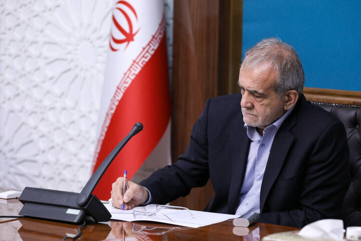 قدردانی دکتر پزشکیان از حضور پر شور ملت ایران در راهپیمایی ۲۲ بهمن