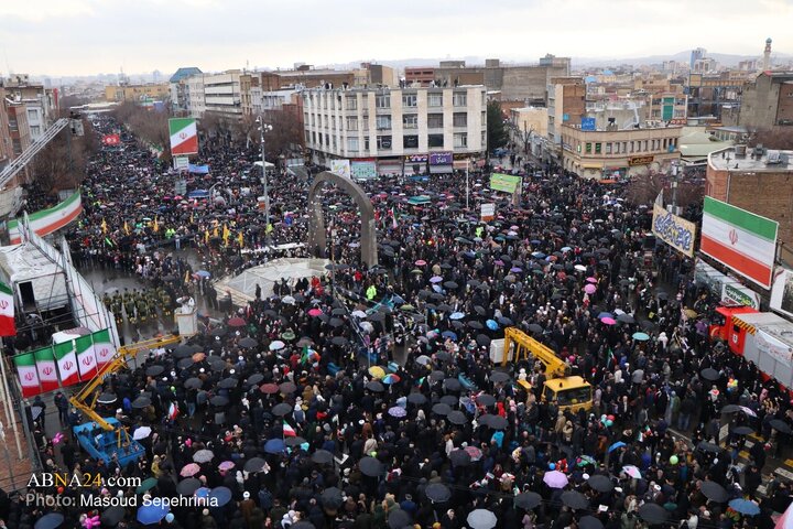 Photos: People of Tabriz mark 22 Bahman