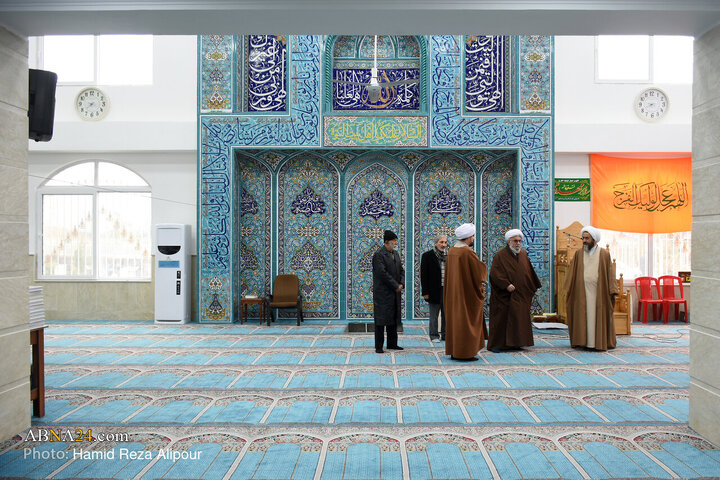 Photos: Ayatollah Ramazani Visits Imam Reza Mosque, Martyrs’ Cemetery in Rudsar