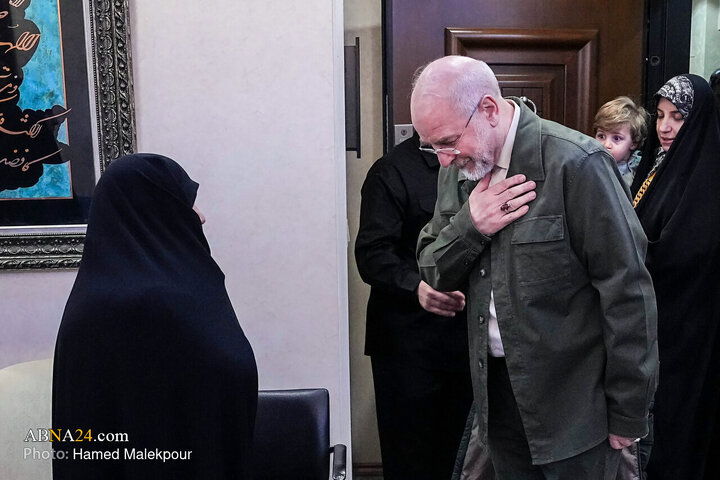 Photos: Dr. Ghalibaf meets family of Martyr Farajollah Shushtari