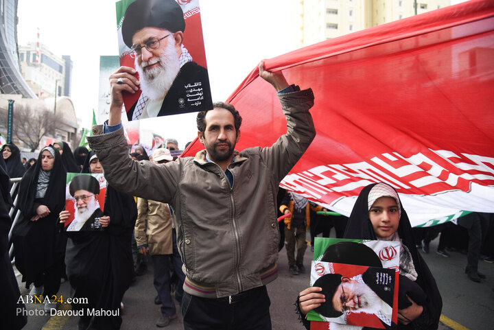 راهپیمایی چهل و هفتمین سالروز پیروزی انقلاب اسلامی، چهارشنبه (۲۲ بهمن ۱۴۰۴) همزمان در مشهد و سراسر کشور با حضور اقشار مختلف مردم آغاز شد.