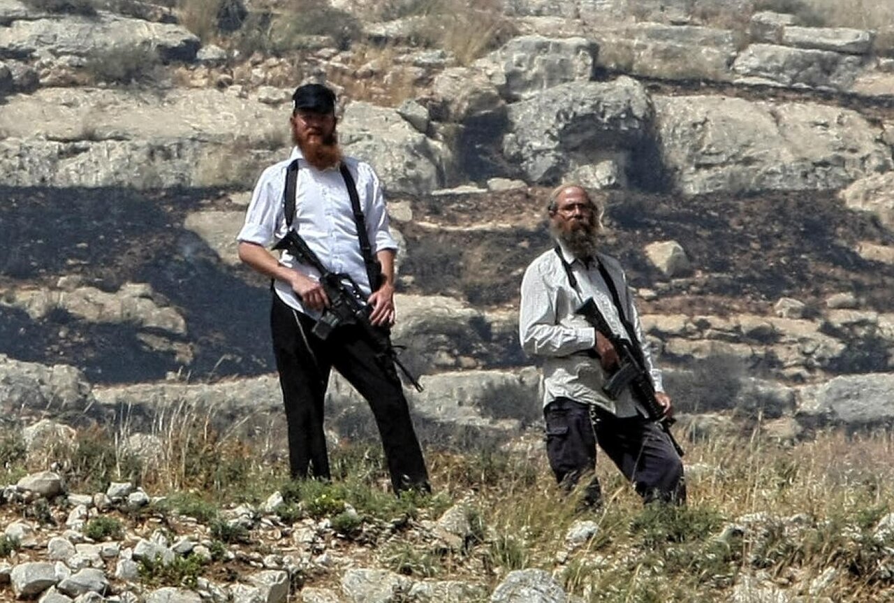 Three Palestinians injured in settler attack on citizens in Nablus