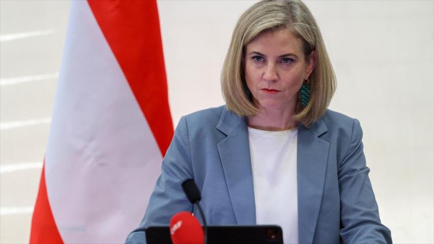 Austria se retracta y admite “información engañosa” contra Albanese