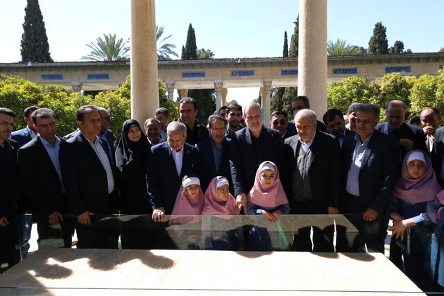 آشنایی نسل نوجوان با بزرگان و میراث فرهنگی کشور ضرورتی اساسی در مسیر تحکیم هویت ملی