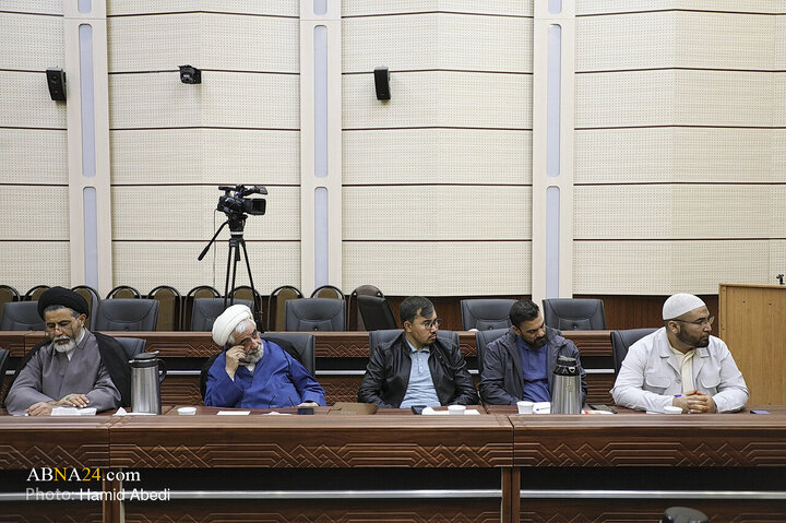 Photos: Scientific Session on “Intertextual Studies in Analysis of History, Biography of AhlulBayt” Held in Qom
